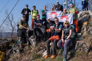 Polaznici planinarske škole na vrhu Oštrca, 8. ožujka 2026.